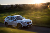 「BMW X1」
    FWDに路線変更しながらも、SUVとしてのフォルムは「BMW X3」や「BMW X5」とのつながりをこれまで以上に感じる。