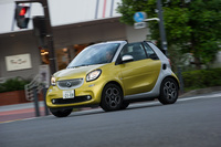 日本で販売されるスマートのカタログモデルは「フォーフォー」のみ。「フォーツー」は随時限定モデルが導入されるのみとなっている。