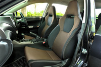 インテリアは、シートなどの色分けによりアウトドアの似合う雰囲気が演出されている。