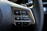 スイッチひとつで好みの走行モードが選択できる「SI-DRIVE」のスイッチは、ステアリングホイールの右手側下方に添えられる。写真は自然吸気モデルのもの。