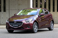 新色の「ディープクリムゾンマイカ」が採用された「XDツーリング Lパッケージ」。