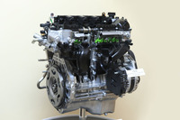 「K12C」のカット模型。冷却効果の向上や混合気の最適化といった改良によってノッキングが抑制されており、圧縮比を従来の12.0から12.5に高めることで、燃焼効率が改善された。