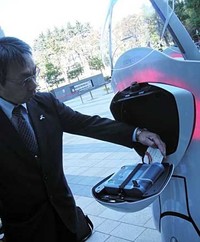 警備用の「Kei」にはAEDが装備されている。