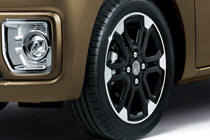 「Gターボ“レジャーエディションSA II”」の15インチアルミホイール。