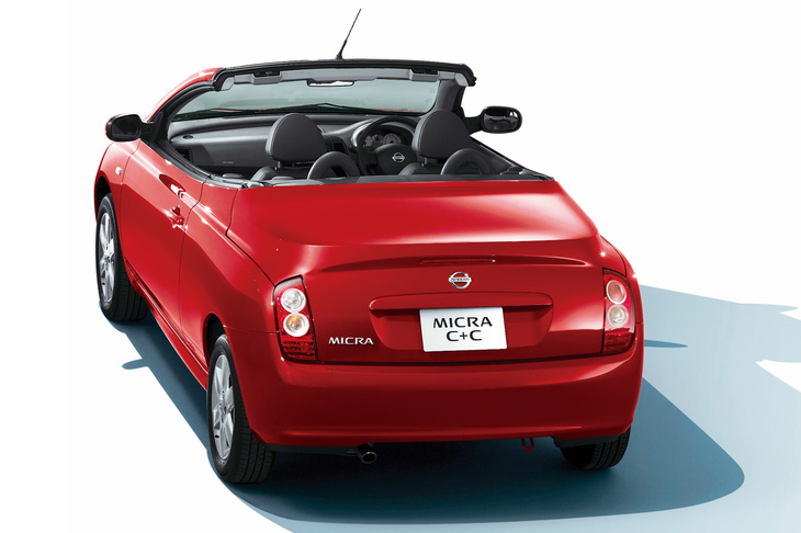 2007年に登場した、電動ハードトップ付きのオープンモデル「マイクラC＋C」。生産は英サンダーランドで、1500台が限定販売された。