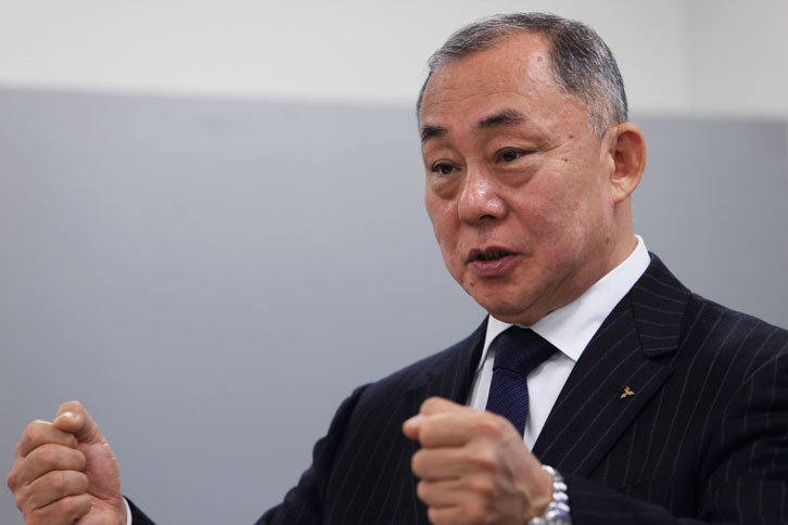 インテリアはスポーティーでマッシブなイメージ。「タイト感を出すことも意識しています」と國本氏。