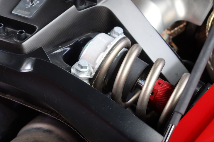 フェラーリF80（リアサスペンション）