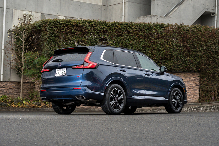 ボディーの全長は先代よりも95mm長い4700mm。参考までに同じホンダの「ZR-V」は4500mmで「トヨタRAV4」は4600mm、「スバル・フォレスター」は4655mm。