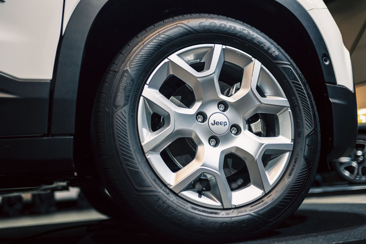 ジープ・アベンジャー アルティテュード（ホイール）