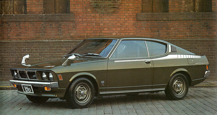 1975年「三菱コルト ギャランGTO 2000GSR」。デビュー後、3度目のマイナーチェンジを受けたトップグレード。ツインキャブ仕様の2リッター直4 SOHCエンジンを搭載。
