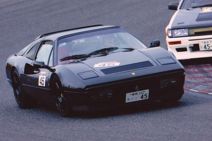 筆者のかつての愛車、“ヨーコ様”こと「328GTS」。