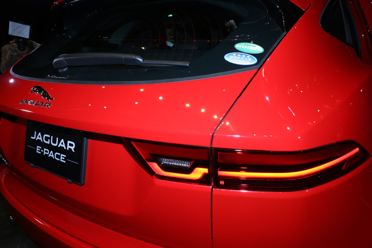 ジャガーEペース ファーストエディション2.0L P250（リアコンビランプ）（写真＝大音安弘）