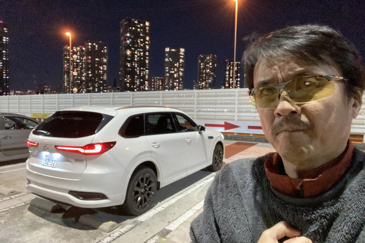 夜になって、いつものように首都高に出撃した。街なかでは出足が重く感じられたが、首都高には信号がないので問題ない。パワーやトルクがあり余ってはいないぶん、加速が欲しいときは多少エンジンを回してやる必要がある。それはそれでカーマニア的にはうれしい。