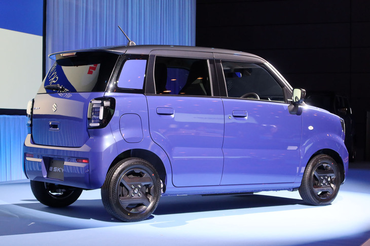 ボディーサイズは全長×全幅×全高＝3395×1475×1625mmで、ホイールベースは2460mm。車重はグレードにより1010kg～1030kgとなっている。