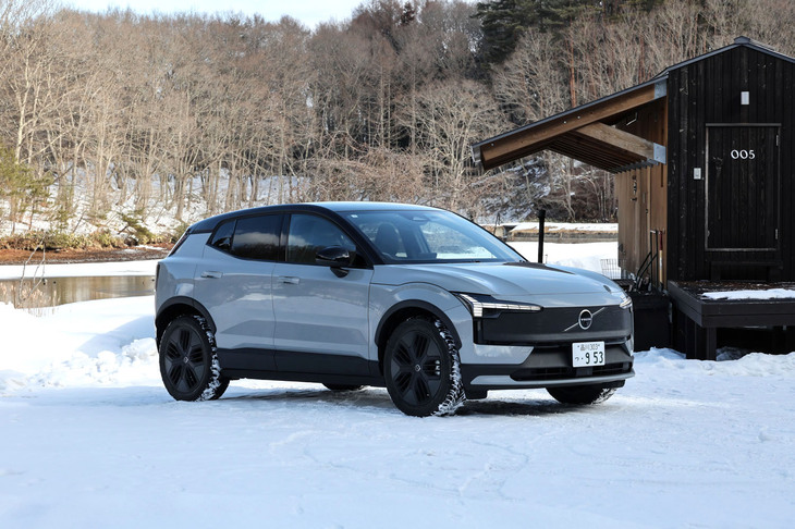 ボルボEX30クロスカントリー ウルトラ ツインモーター パフォーマンス