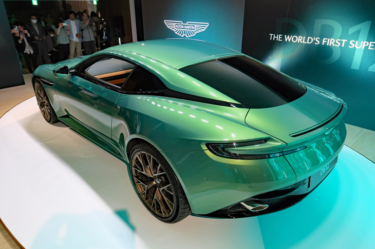 アストンマーティンDB12（エクステリア）