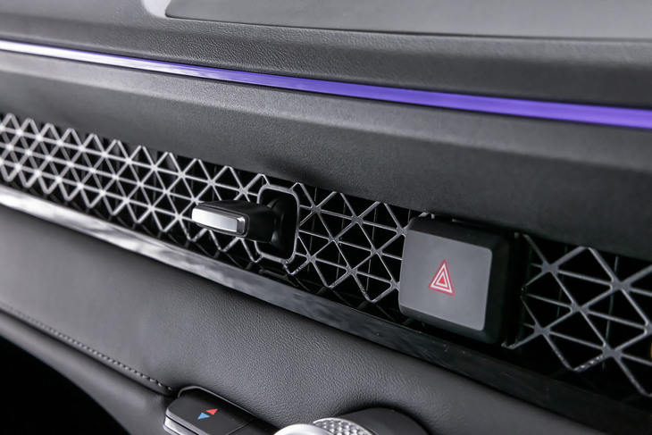 ホンダ・アコード（ハザードスイッチ）