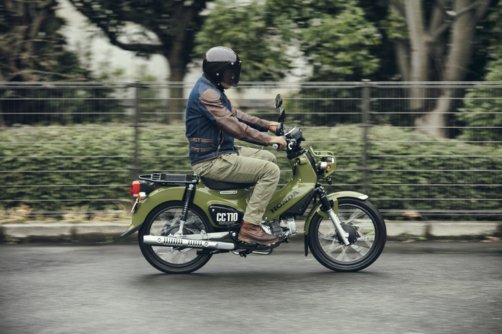 「クロスカブ」のホイールベースは1230mm。「スーパーカブ」のものよりも25mm延長されている。