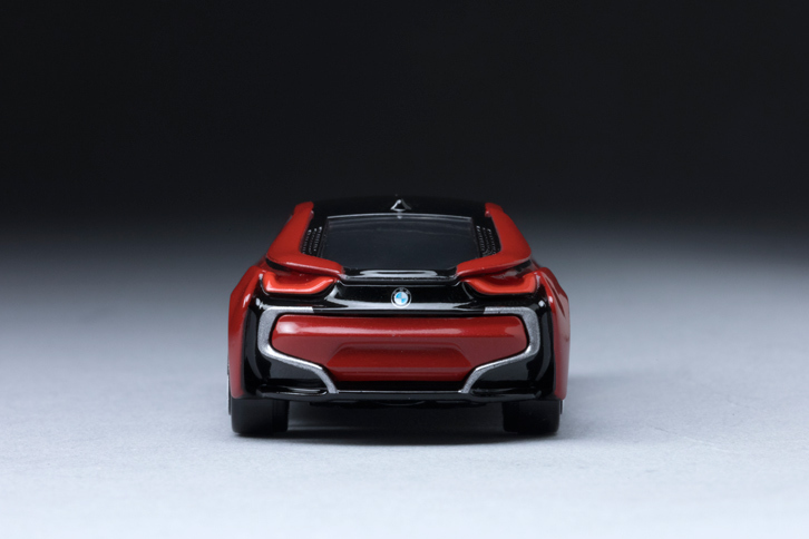 エンジンや6段ATが搭載されるリアセクションには、小さいながらトランクルームも設けられている。（写真＝郡大二郎）