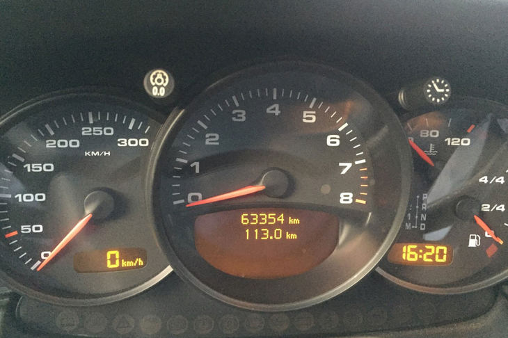 S氏の愛車の走行距離は、6万kmを超えている。