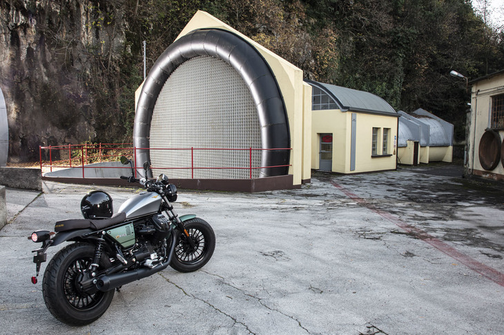 モト・グッツィV9ボバー100周年記念スペシャルエディション