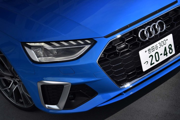 一新されたフロントまわりのデザインは、見る者にアグレッシブかつ先進的な印象を与える。