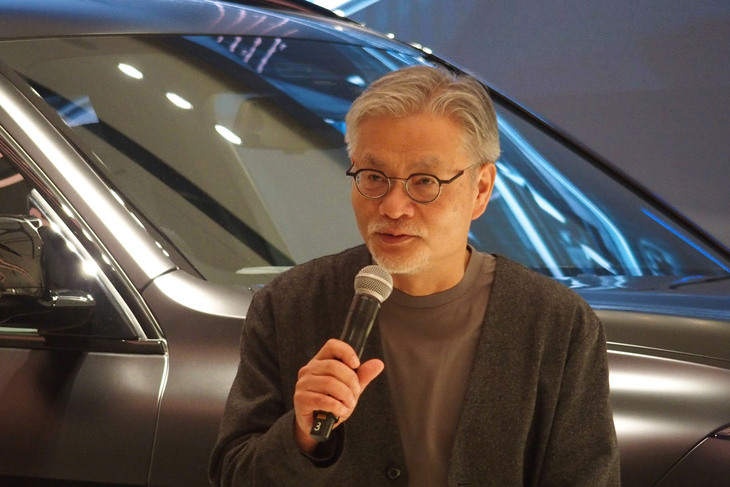 BMW X7ブラックアルファ」のトークライブにゲストとして参加した川島織物セルコン 商品本部商品開発部チーフプロジェクトマネジャーの礒 卓氏。