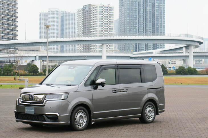 ホンダ・ステップワゴンe：HEVスパーダ ホンダアクセス用品装着車（エクステリア）