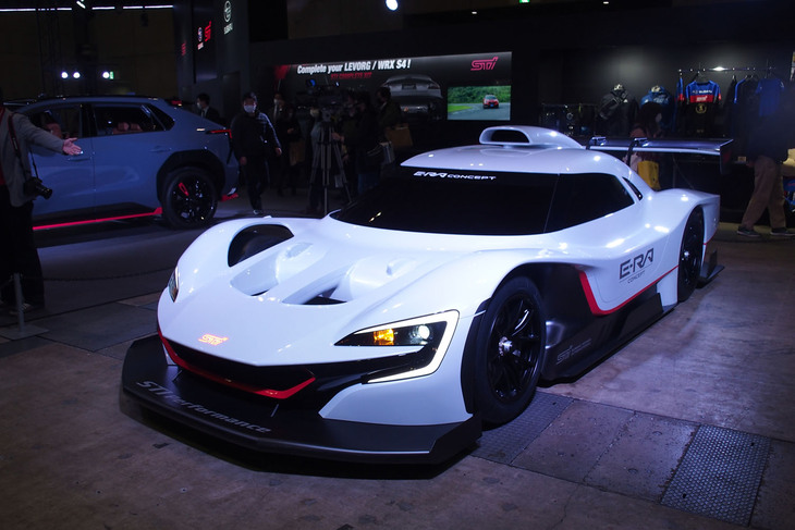 「STI E-RAコンセプト」は、走行実験を重ねたのち、ニュルブルクリンクサーキットでのタイムアタックでラップタイム400秒（6分40秒）に挑戦することを目標としている。