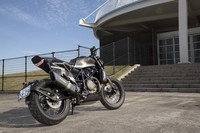 オフロードバイクで知られるハスクバーナが開発した、スタイリッシュなオンロードモデル「スヴァルトピレン701」。今回は「スタイル」と名付けられた特別仕様車に試乗した。国内では2019年8月発売。