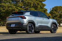 車台には新開発のBEV用プラットフォーム「ハーテクトe」を採用。アッパーボディーともども、従来の車種よりハイテン材の使用率を大幅に高めており、バッテリーの搭載による車重の増加を抑制している。