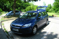 15年くらい前、欧州5カ国を走り回ったレンタカーの「フォード・フォーカス ワゴン」。エンジンは1.6リッター直4ディーゼルで、決して速いわけではなかったが、ドライバーを疲れさせないシャシー性能には感心した。