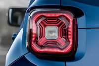 前後のランプ類は、新型「ラングラー」をモチーフにデザインされている。