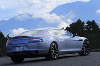 今回の試乗距離は約295km。満タン法の燃費は6.1km/リッターを記録した。燃料タンク容量は90.5リッター。