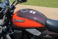 「50thアニバーサリー」の特徴である、火の玉カラーならぬ「ファイアーボールカラー」の塗装。キャンディーカラーを重ね塗りすることで、深みのある発色を実現している。