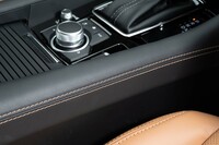 「マツダ6」のデビュー20周年記念モデル登場　特別なボディーカラーを設定の画像