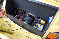 
	パワートレインには伊ニュートロン社製のコンバージョンキットを採用。モーターの最高出力は13.5HP。最大トルクは公表されていないが、プロトタイプでは160N・mを発生していた。
	