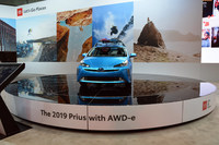 トヨタが発表した「プリウス」のマイナーチェンジモデル。4WD車の設定も大きくアナウンスされていた。