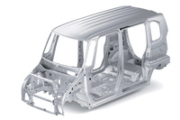 2017年9月に発売された2代目「ホンダN-BOX」のホワイトボディー。現在のクルマでは、クラッシャブルゾーンの確保やボディー剛性の強化、軽量化の実現のため、使用箇所に応じて厚さや剛性の異なる鋼板が使い分けられている。