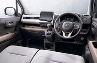 「N-WGN」のインストゥルメントパネルまわり。