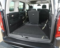 ディフェンダー130アウトバウンド（4WD/8AT）／フィアット・ドブロ（FF/8AT）／アバルト500eツーリスモ カブリオレ（FWD）【試乗記】の画像