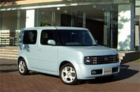 
	TOP写真：日産自動車の社長兼CEOカルロス・ゴーン氏と、「キューブ」を開発する際にリサーチをとった、“ポスト団塊ジュニア”。
	 