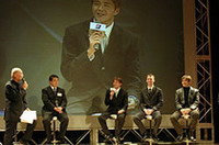 昨年ブリヂストンでチャンピオンとなったドライバーたちのトークセッションが行われた。