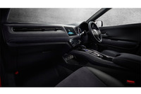 シートやインパネなどにスエード調表皮が採用される。