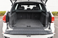 ラゲッジルーム容量は650リッターで、後席をたためば最大で1870リッター（いずれもVDA法）まで広がる。（クリックするとリアシートが倒れる様子が見られます）