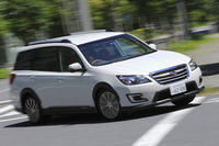 「エクシーガ クロスオーバー7」の価格は275万4000円。2014年8月に登場した特別仕様車「エクシーガ エアブレイク」と同価格である。