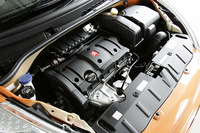 エンジン、ギア比とも「C3 1.6」同じながら、重量増加に合わせてファイナルが3.764から4.062に低められた。