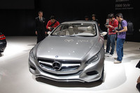 「メルセデス・ベンツF800スタイル」

