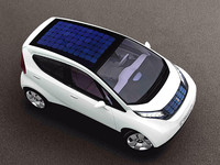 会場で仮予約が開始された「ピニンファリーナ・ボロレ Bluecar」。