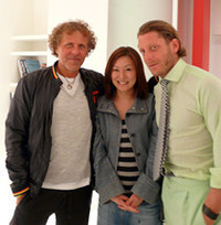 「フィアット500C by Diesel」のお披露目会にて。
	Dieselのレンツォ・ロッソ氏(左）と伊フィアット社の元名誉会長の孫ラポ・エルカン様と一緒に。